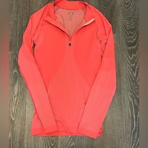Small Oakley Athletic Top